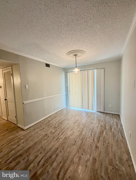 Building Photo - 1541 Lincoln Way