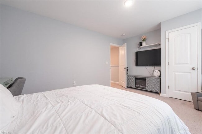 Building Photo - 409 Draper Dr