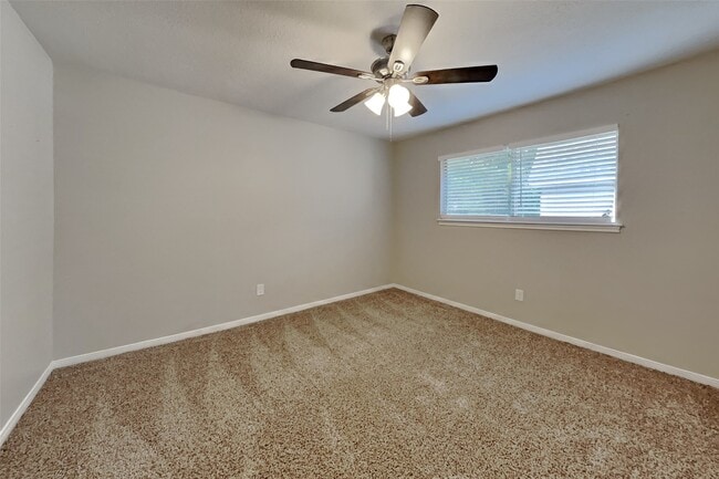 Building Photo - 12127 Rocky Lake Dr
