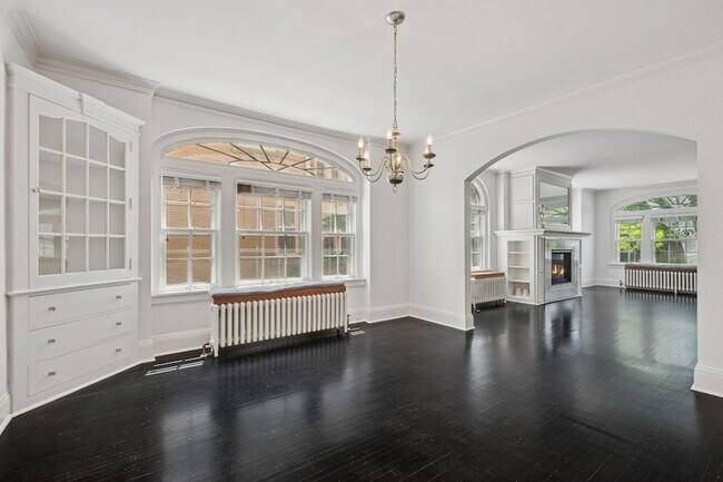 Building Photo - 1785 Dupont Ave S