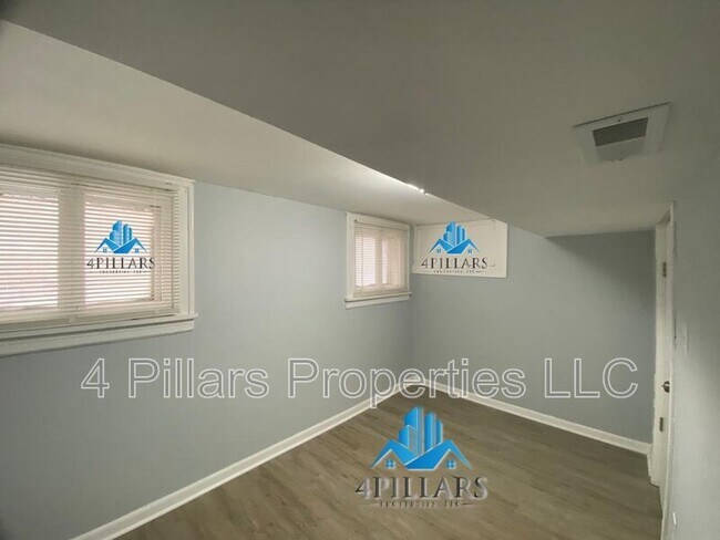 Building Photo - 5007 Magoun Ave