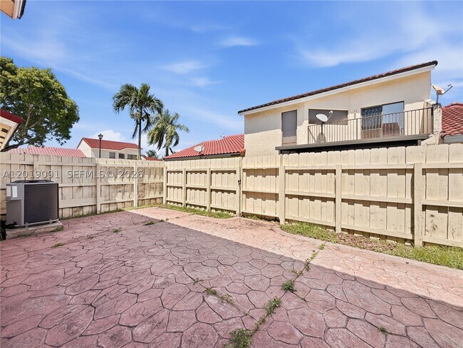 Building Photo - 3002 San Remo Cir