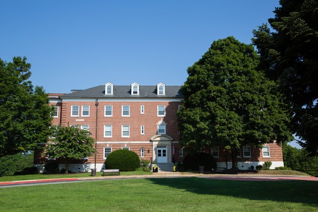 Building Photo - Perry Circle Apartments
