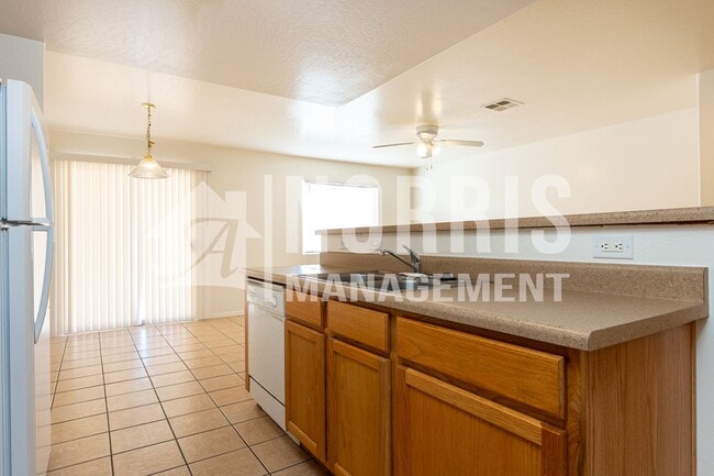 Building Photo - 13971 S Rosemont Rd