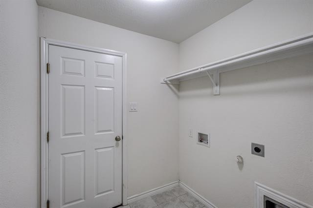 Building Photo - 2700 Tobias Ln