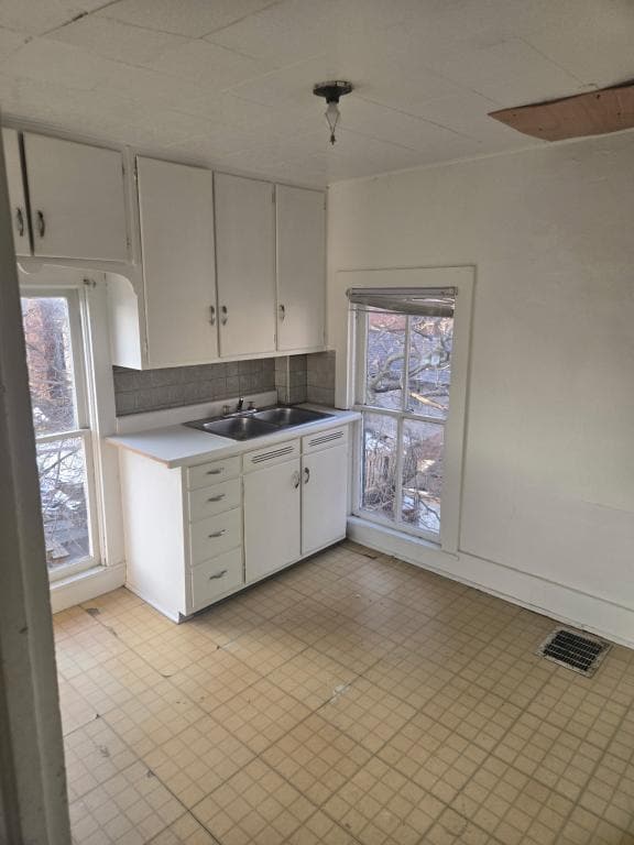 Building Photo - 708 S Galena Ave