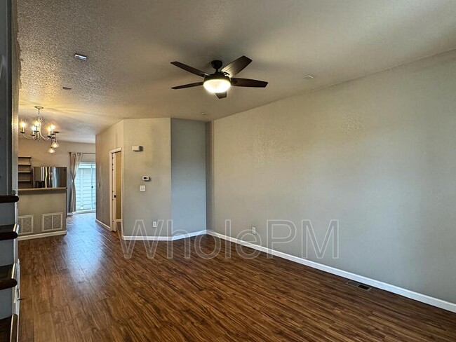 Building Photo - 15612 E 96th Way