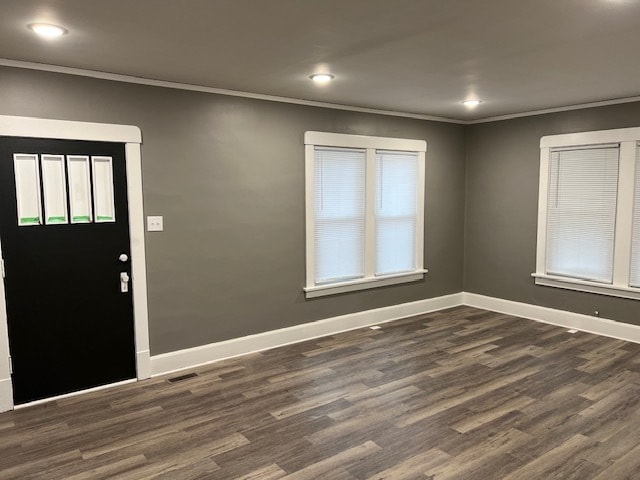 Living room - 2821 N Avalon Pl