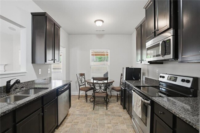 Building Photo - 612 Stevens Pl