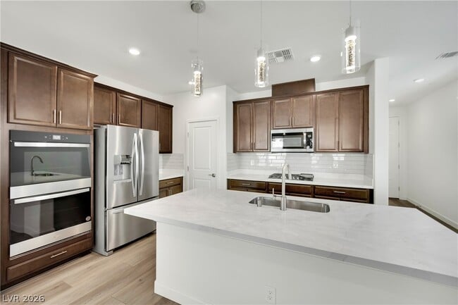 Building Photo - 1515 Pacific Baza St