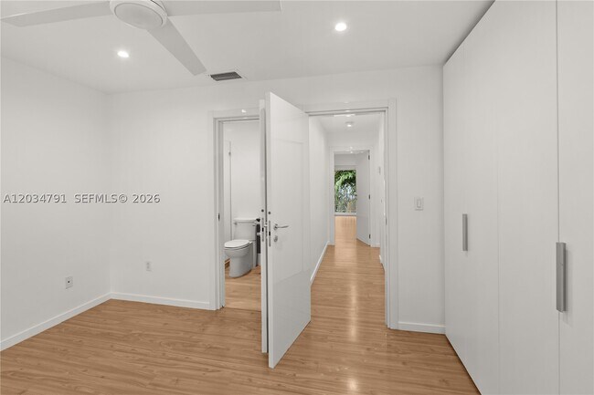 Building Photo - 3130 Bird 3