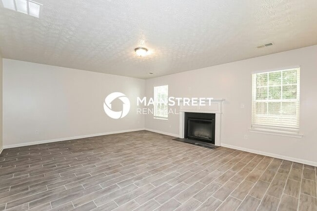 Building Photo - 4 Bedroom Pet-Friendly Home in ATLANTA, GA with Main Street Renewal