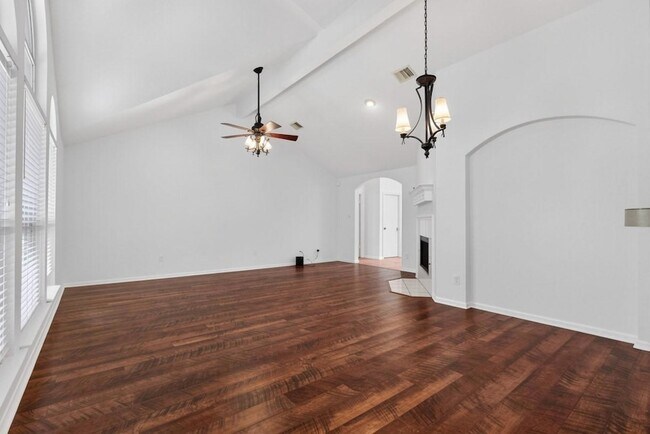 Building Photo - 1402 Club Chase Dr