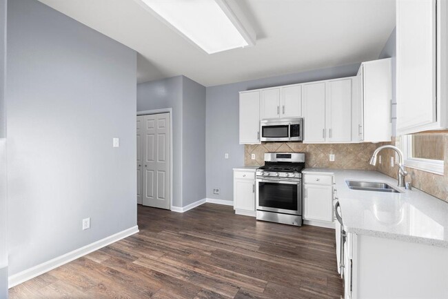 Building Photo - 29639 Turnbury Village Dr