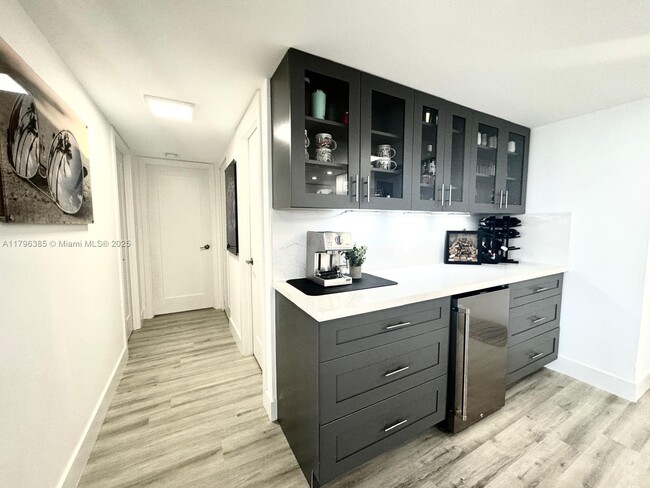 Building Photo - 3800 S Ocean Dr