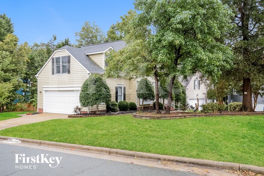 Building Photo - 1500 Groveland Trail