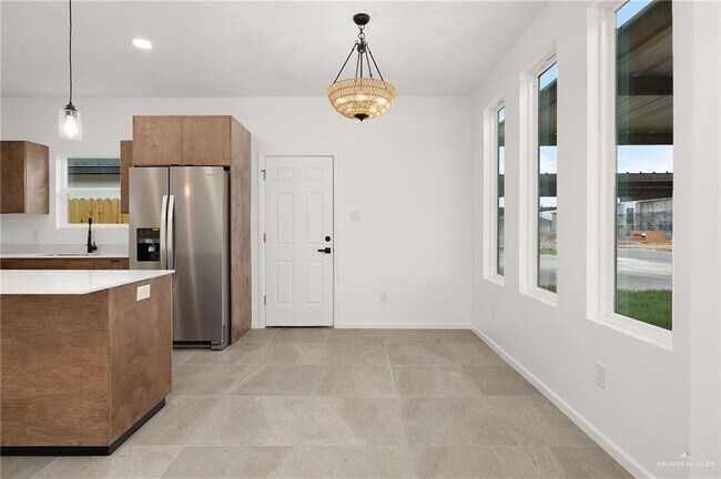 Building Photo - 3105 S Links Dr