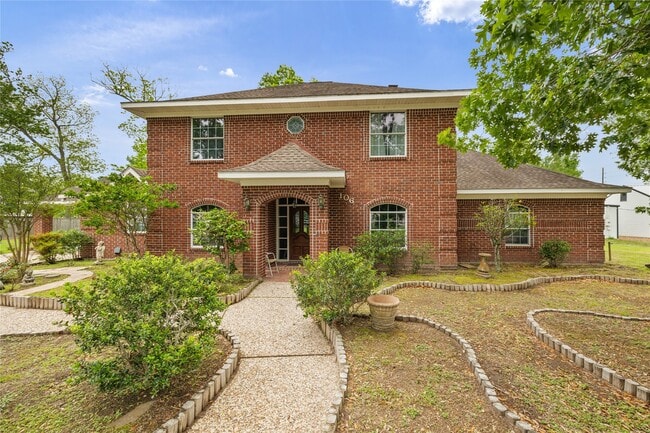 Building Photo - 106 River Oaks Dr