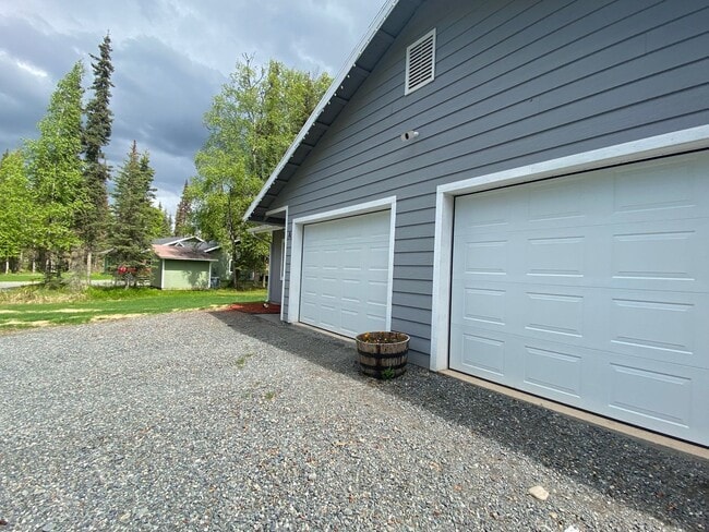 Building Photo - 36328 Murray Ln