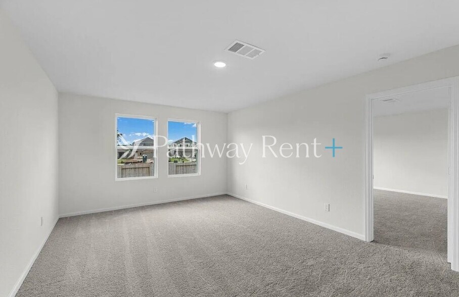 Building Photo - 1058 Large Poppy Dr
