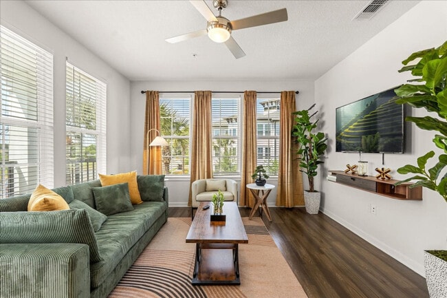 Building Photo - 1223 E Plant St