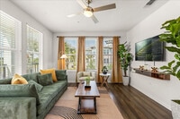 Building Photo - 1223 E Plant St