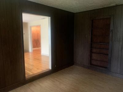 Building Photo - 2609 Farnell Dr