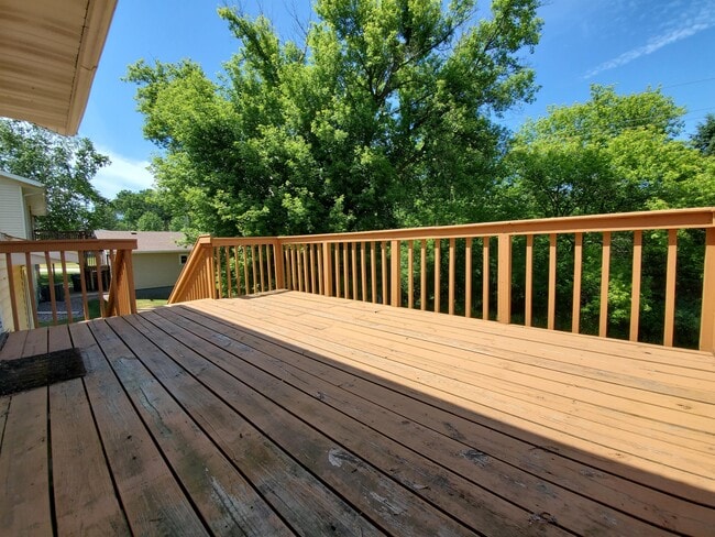 Building Photo - 627 36th St SW