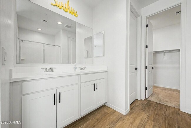 Building Photo - 35948 W Santa Monica Ave