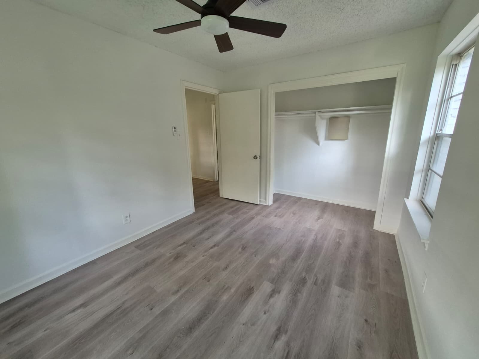 Building Photo - 10221 Bretton Dr