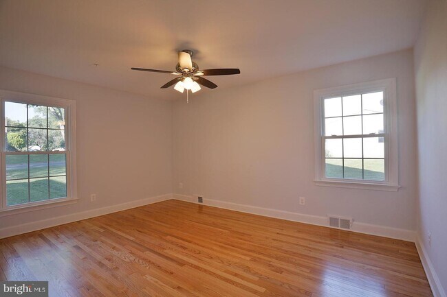 Building Photo - 316 Farm Rd