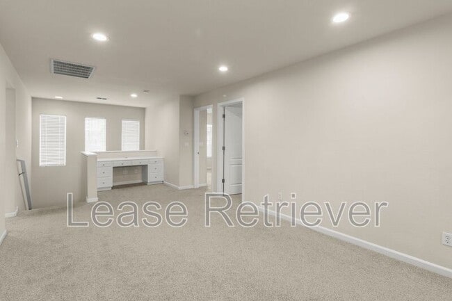 Building Photo - 223 W Prosperidad Way