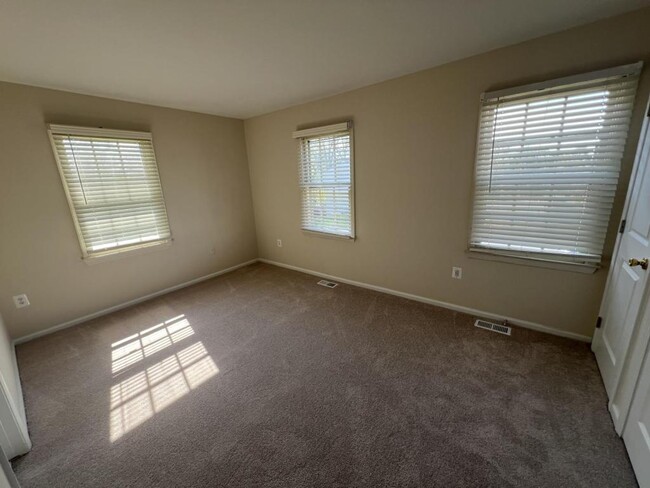 Building Photo - 937 Holborn Ct