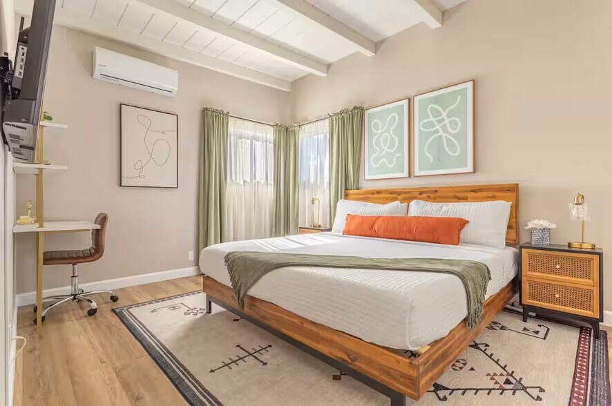 Building Photo - 326 Rosecrans Ave