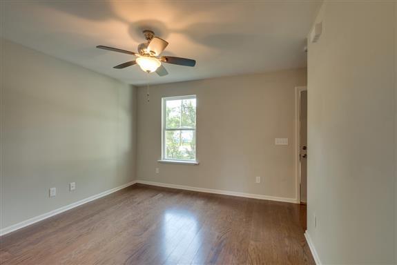 Building Photo - 107 Elmore Ave