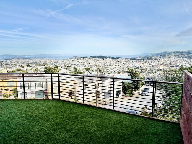 Building Photo - 3BR/2BA | Unobstructed Panoramic Views | Live Above the Fog | Intentional Living