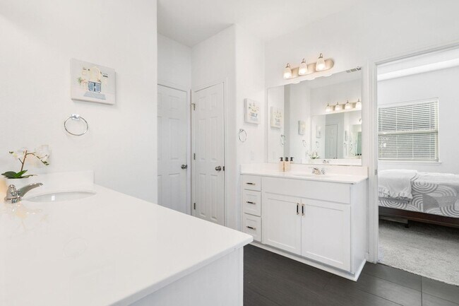 Building Photo - 232 Manassas Dr