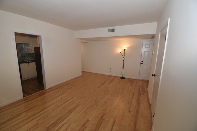 Building Photo - 1806 Key Blvd