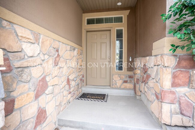 Building Photo - 198 E Segovia Ln