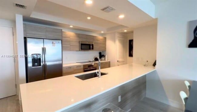 Building Photo - 121 NE 34th St