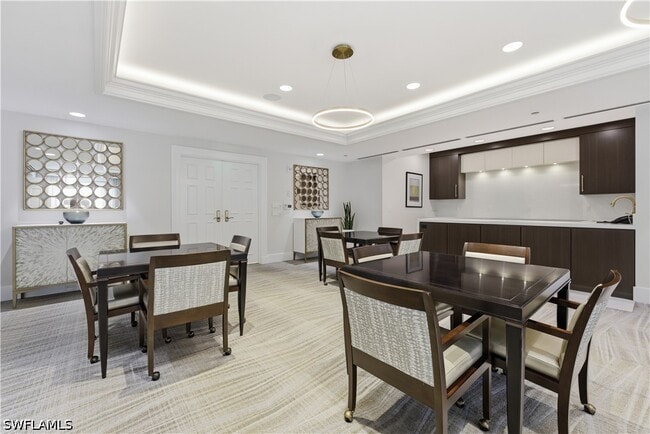 Building Photo - 8665 Bay Colony Dr