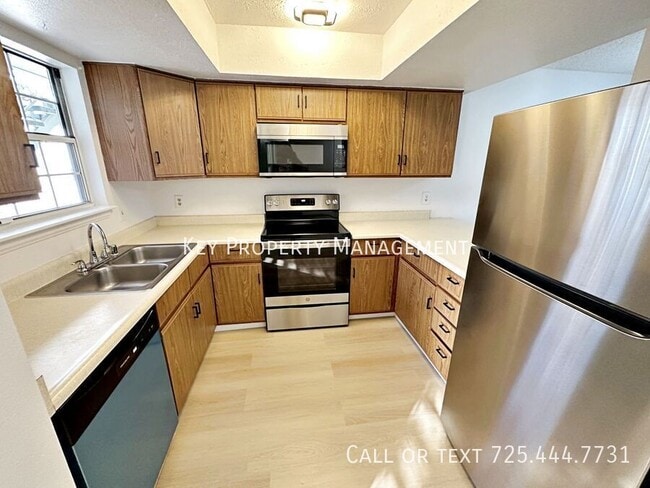 Building Photo - 3823 S Maryland Pkwy