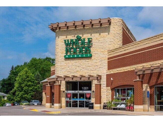 Building Photo - 12610 Ridgedale Dr