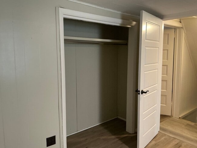 Building Photo - 167 S Main St