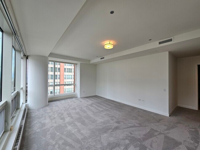 Building Photo - 415 E North Water St