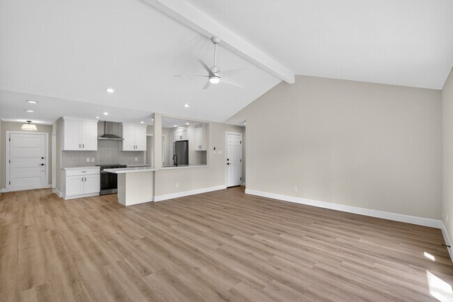 Building Photo - 5743 Ludington Dr