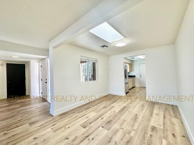 Building Photo - 4259 E Blanton Rd