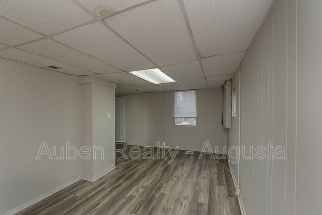 Building Photo - 1547 Heath St
