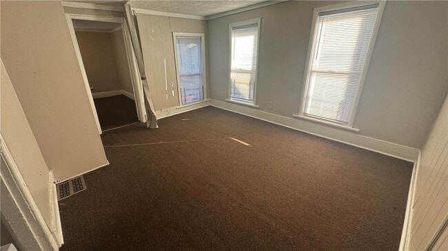 Building Photo - 57 Ferncliffe Dr