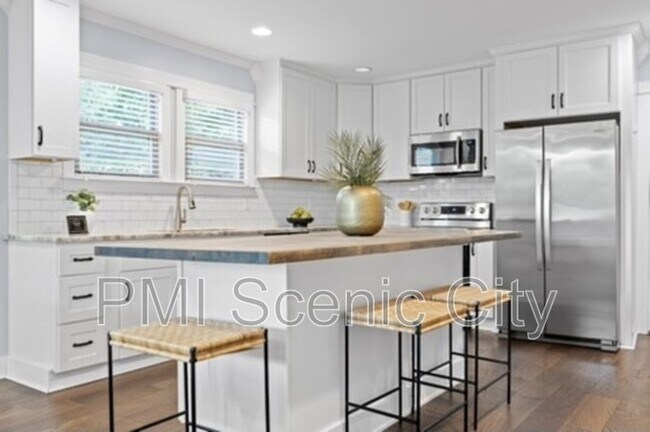 Building Photo - 3813 Pennsylvania Ave